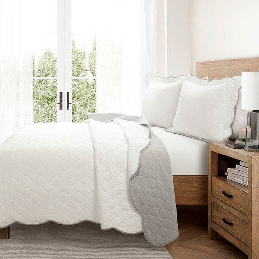 Full/Queen White Grey Scalloped Edge Reversible Thin Light Quilt Set-0